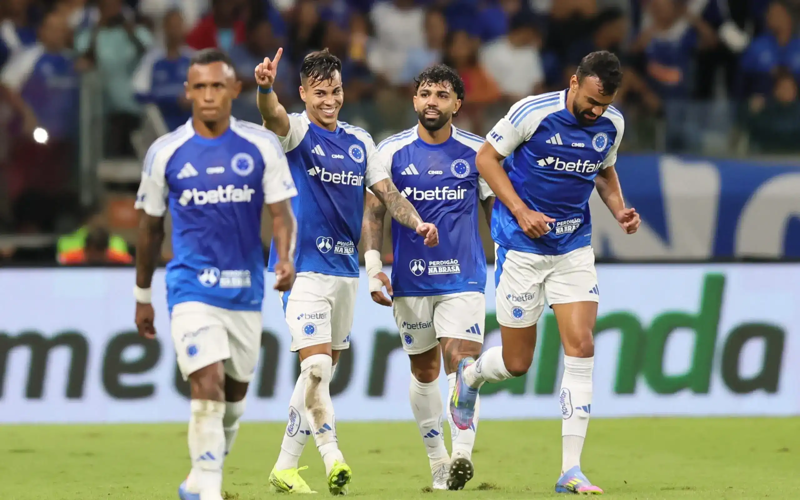 Meneliti Peraduan dalam Dunia Bola Sepak